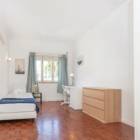 Houze Spacious Flat In Charming&historical *