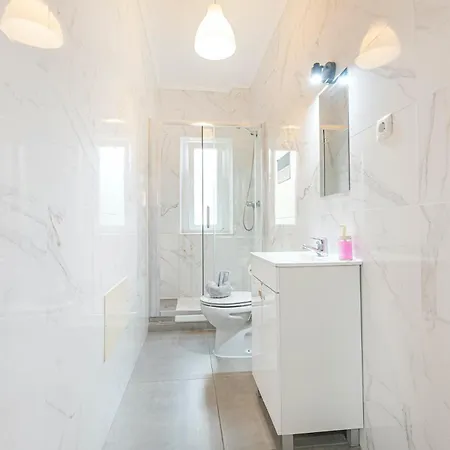 Houze Spacious Flat In Charming&historical * Lisboa