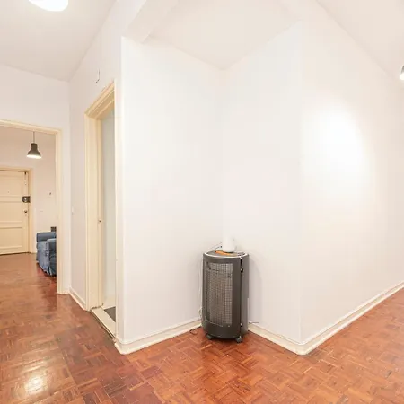 アパート Houze Spacious Flat In Charming&historical リスボン